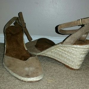 Women's footwear