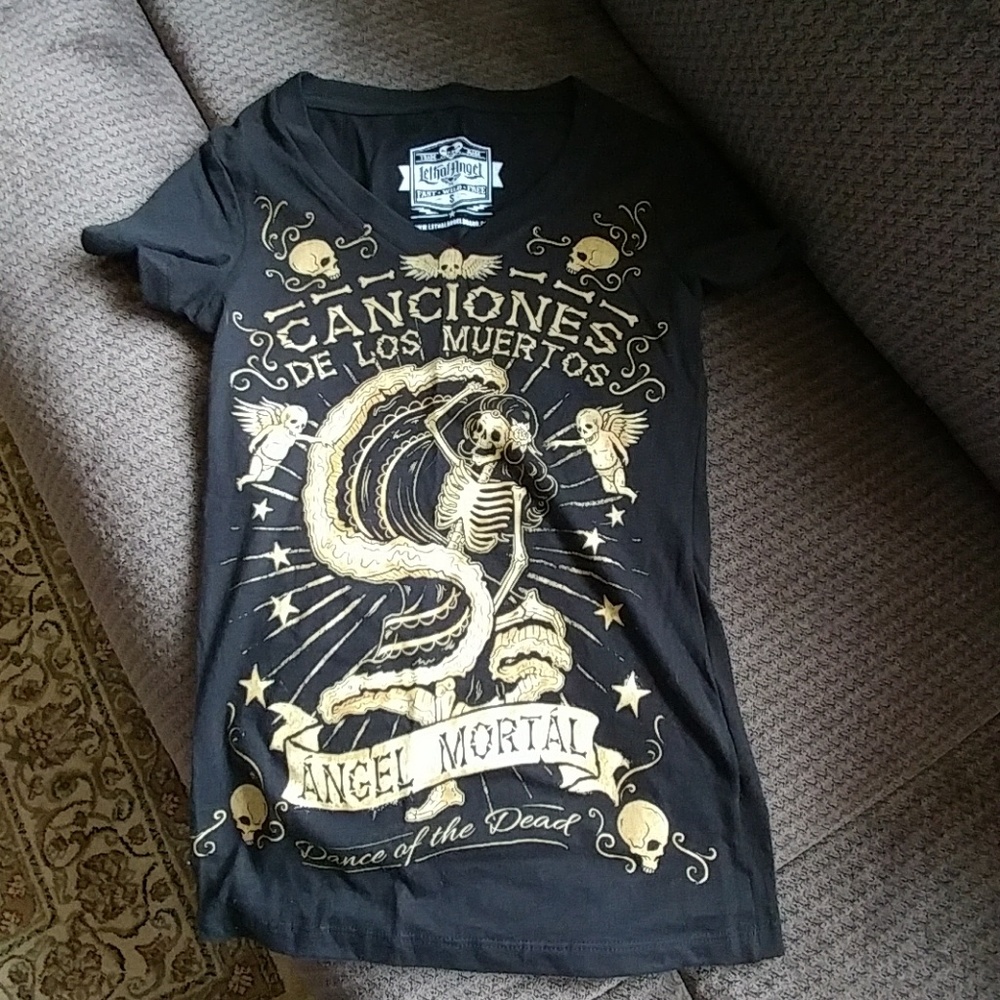 Tee shirt