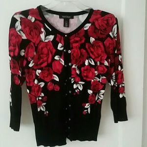 White house, Black Market Sweater