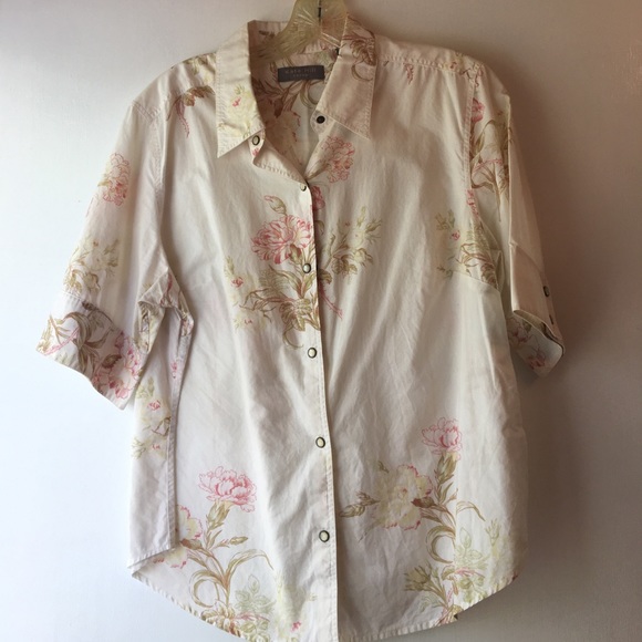Floral 1/3 sleeve shirt - Picture 1 of 4