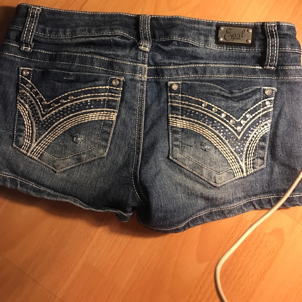 Short - Picture 3 of 4