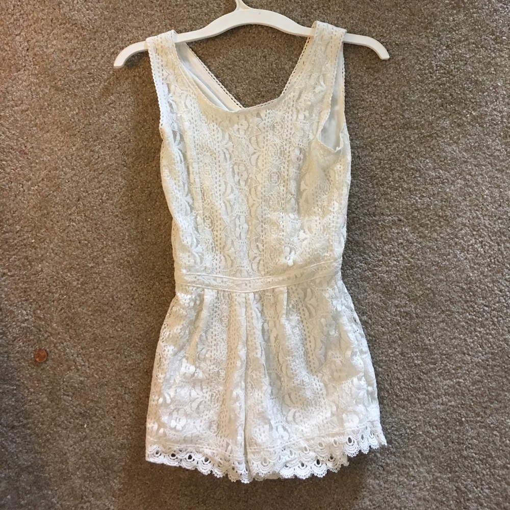 NWOT XS White lace romper