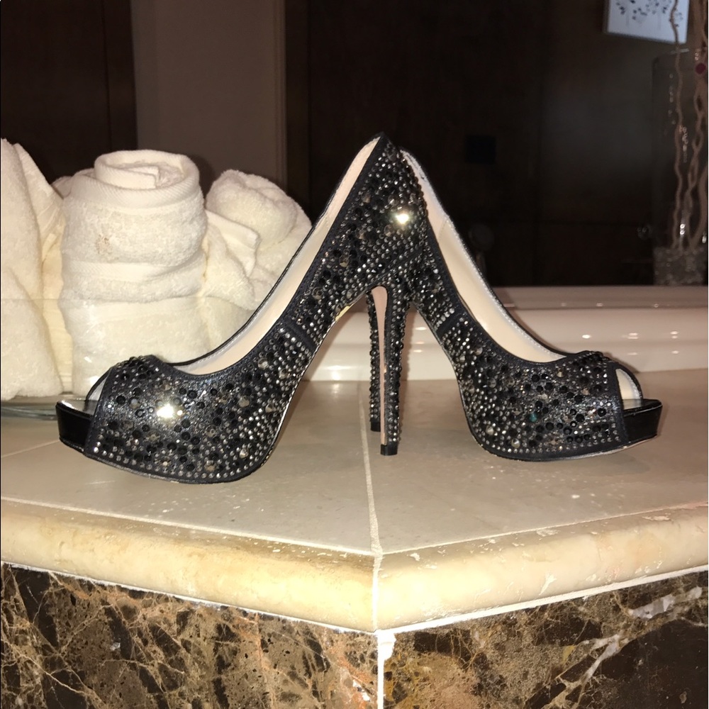 Boston Proper Studded Pumps 👠