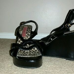 Women's footwear