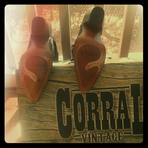 Corral Vintage
 Shoes - Ladies Cowboy Boots. Calling all cowgirls ..