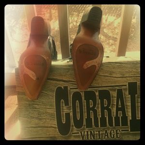 Ladies Cowboy Boots. Calling all cowgirls ..