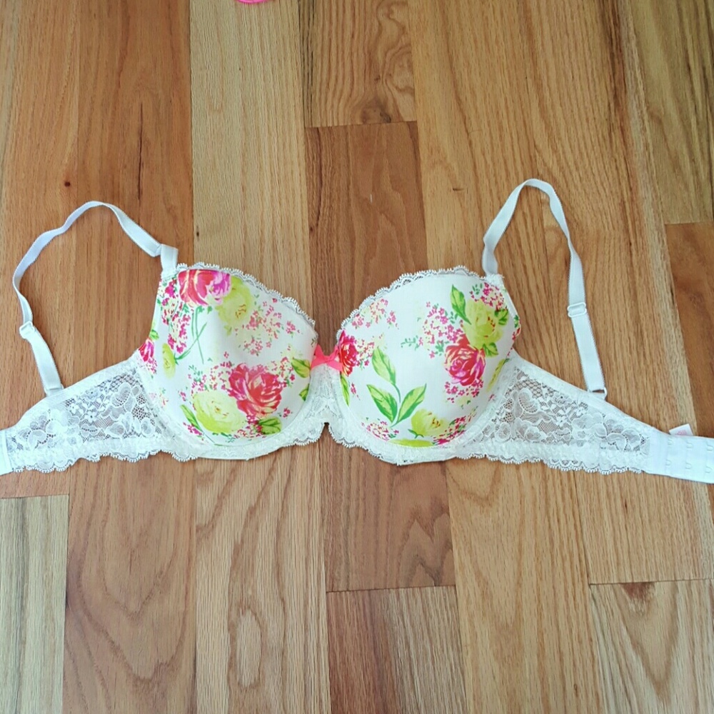 Victoria's Secret 32 DDD bra