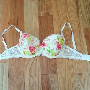 Victoria's Secret 32 DDD bra