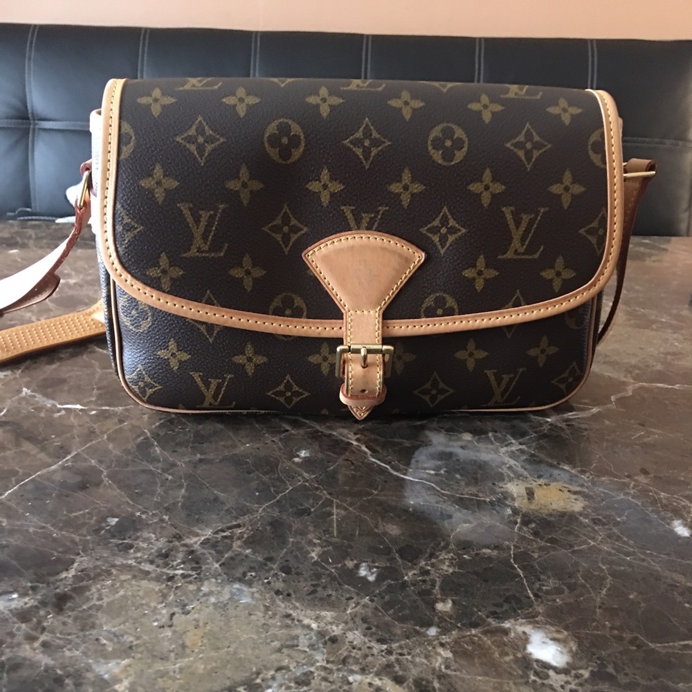 Louis Vuitton Sold to my favorite posher🎉