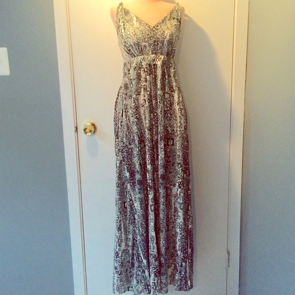 Gorgeous Abstract Geo Patterned Maxi Dress