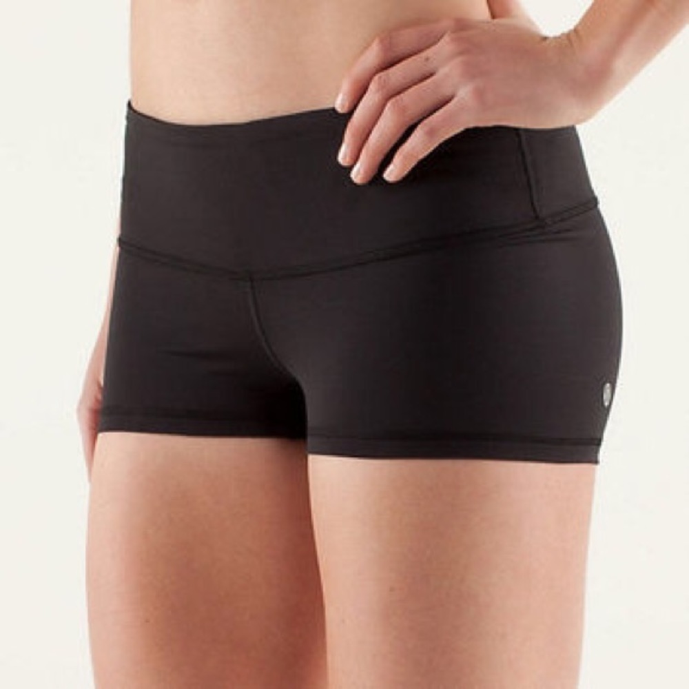 Black Lululemon Boogie shorts