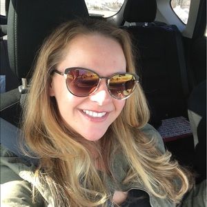 Meet your Posher, Melissa