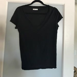 Black Arie V-neck