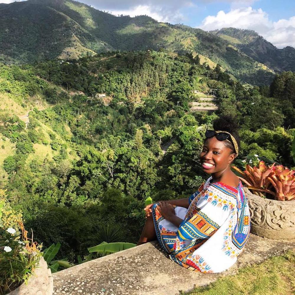 Meet your Posher, Anika