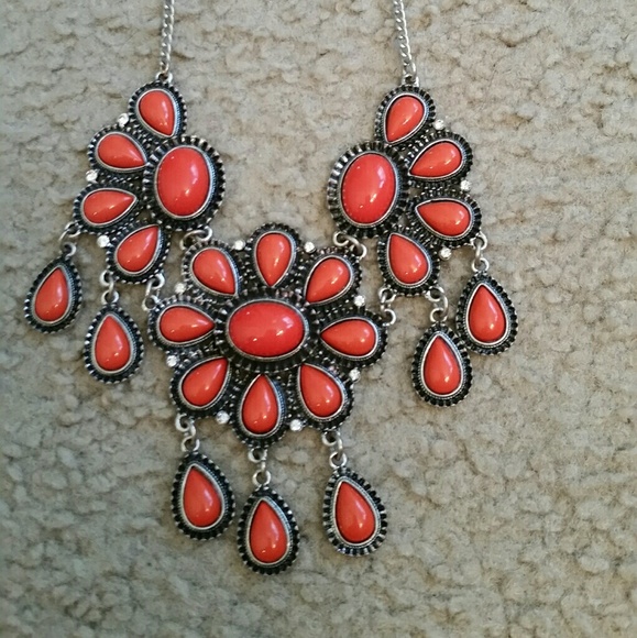 Bright coral and silver statement necklace - Picture 1 of 2