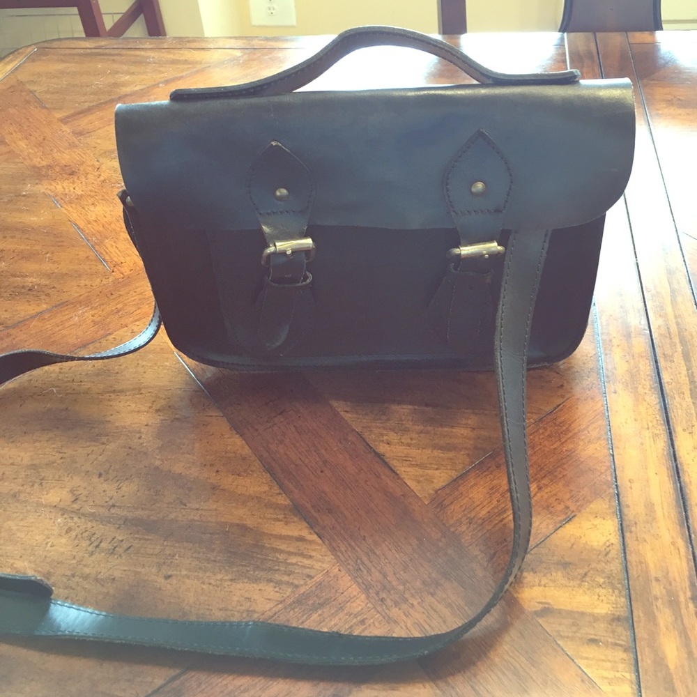 Vintage black leather shoulder bag
