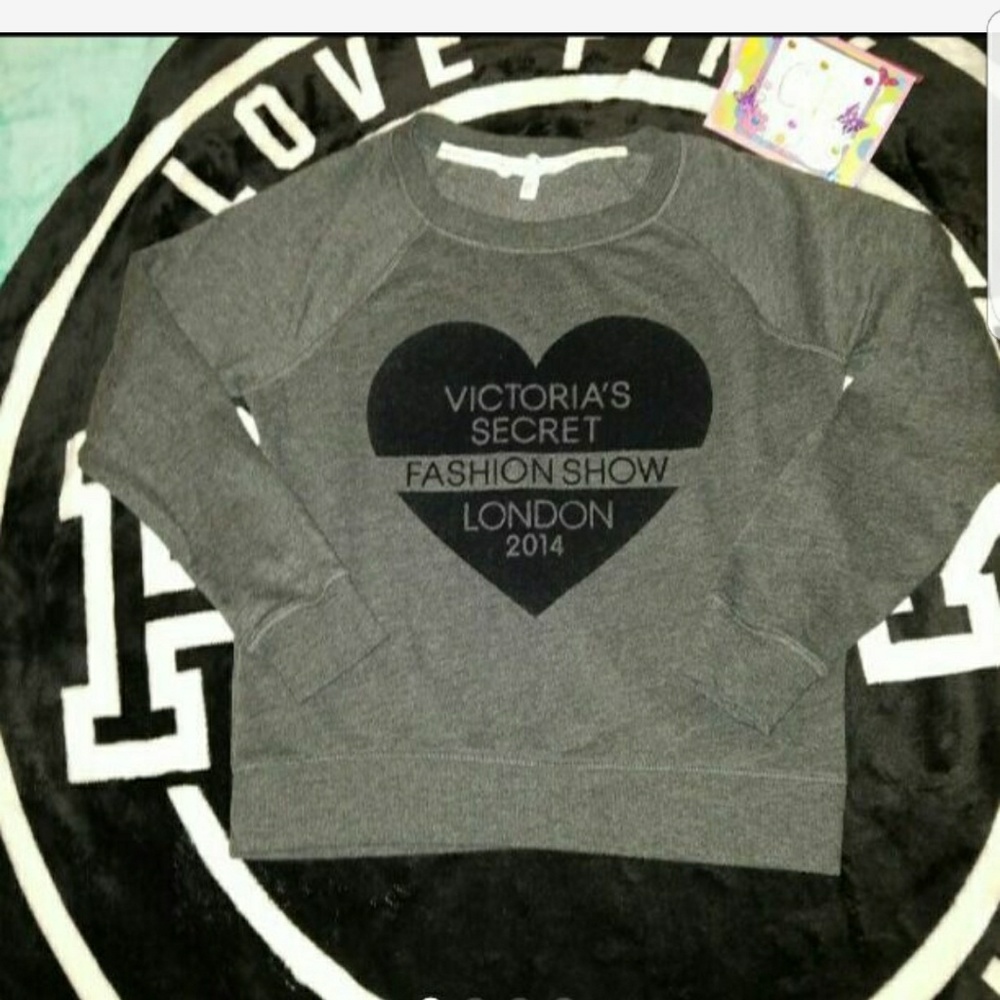 (S)Victoria's Secret crewneck