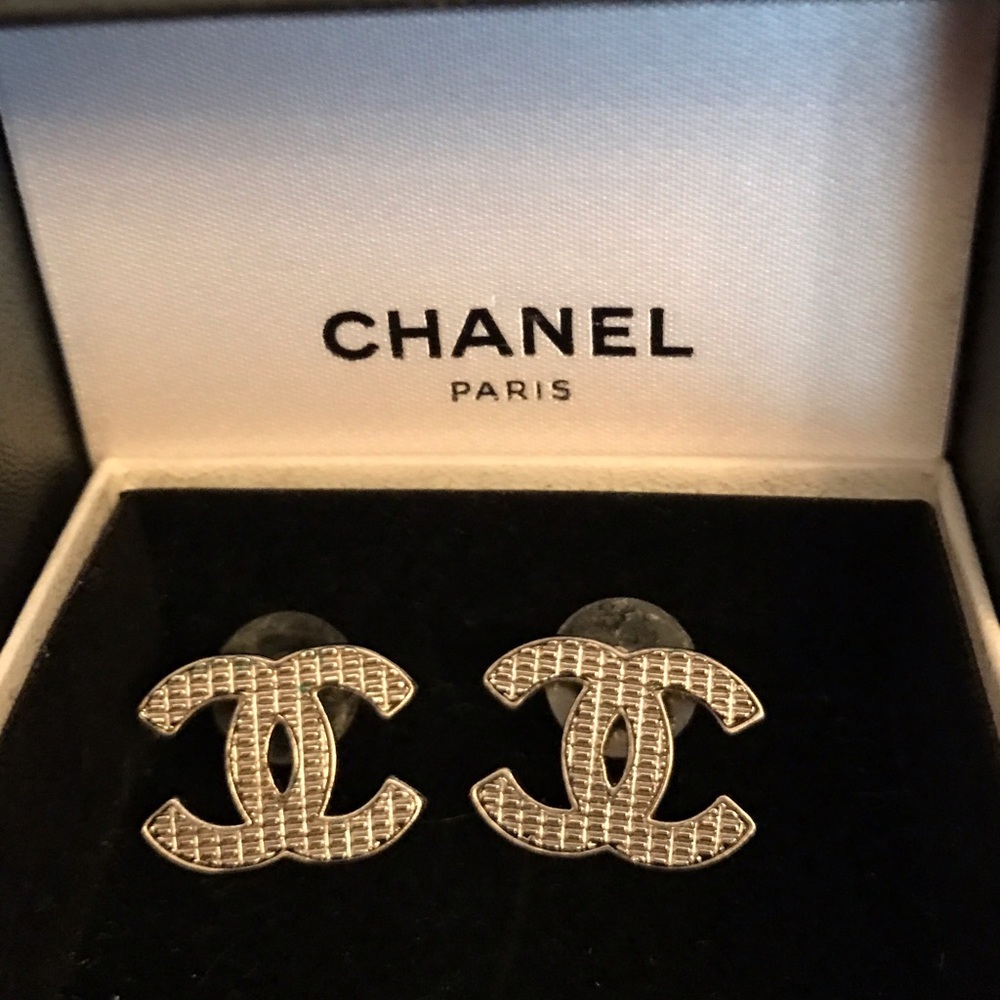 Chanel Large CC Pierced Earnings Med/large