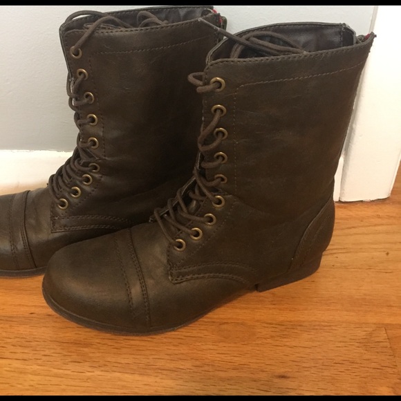 Steve Madden combat boots - Picture 1 of 2