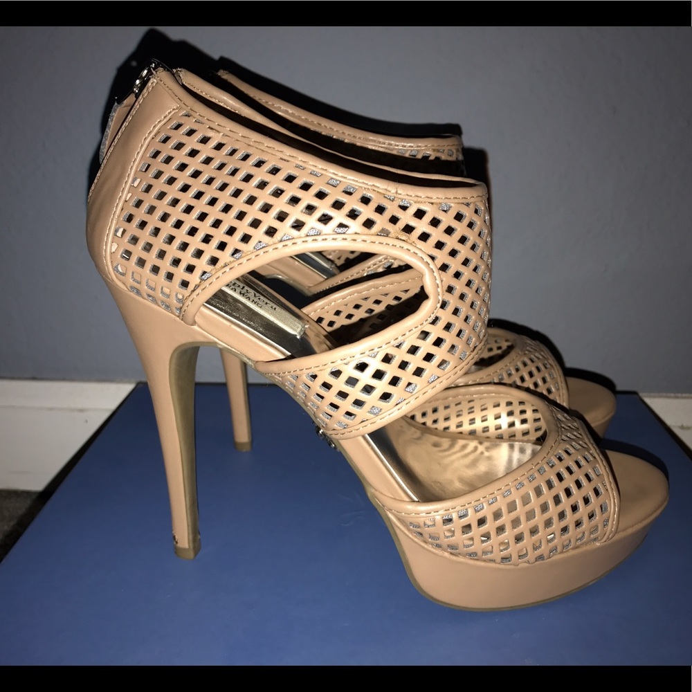 Simply Vera high heels