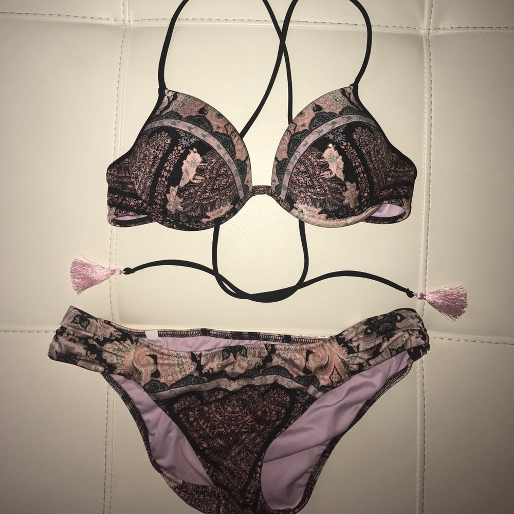 VS Bathing Suit Set- open to offers ❤️