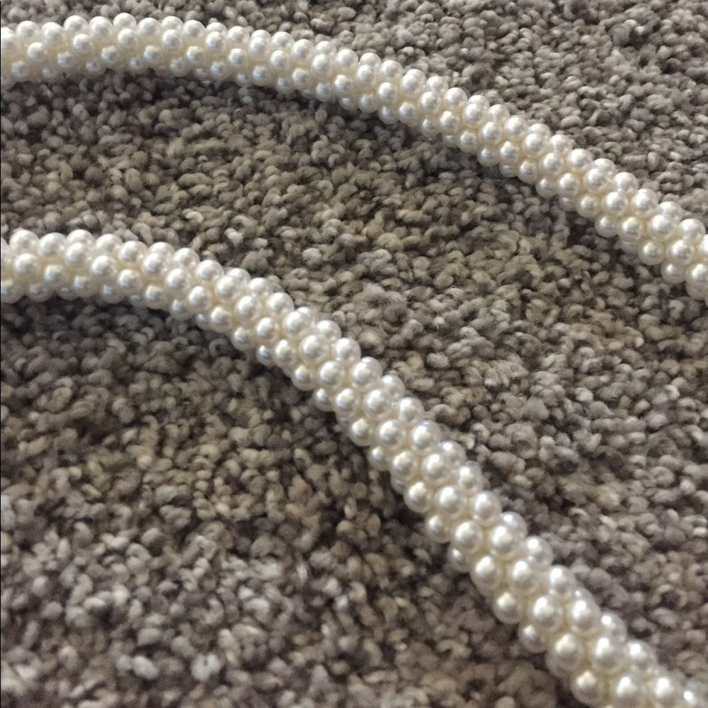 Long Mini white pearl necklace