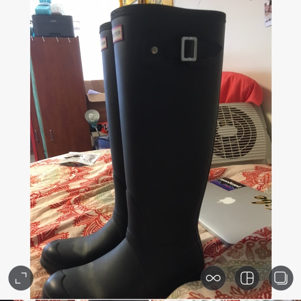 Navy Hunter Boots size 8