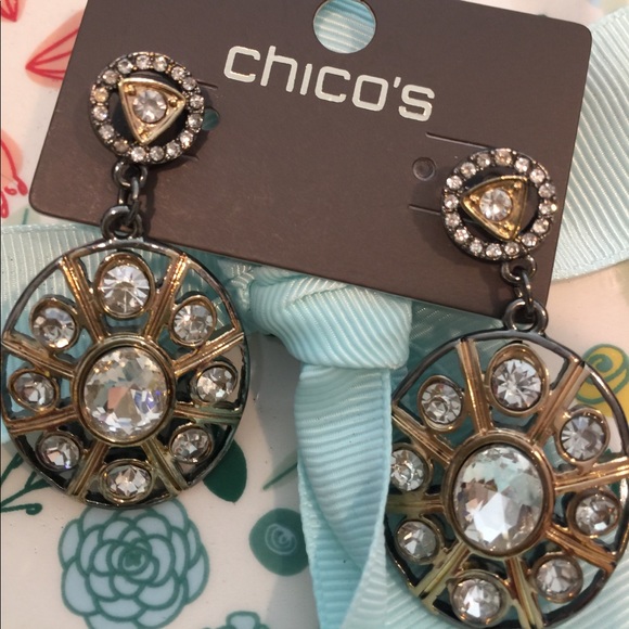 Brand new sparkling earrings. 🎉 - Picture 3 of 3