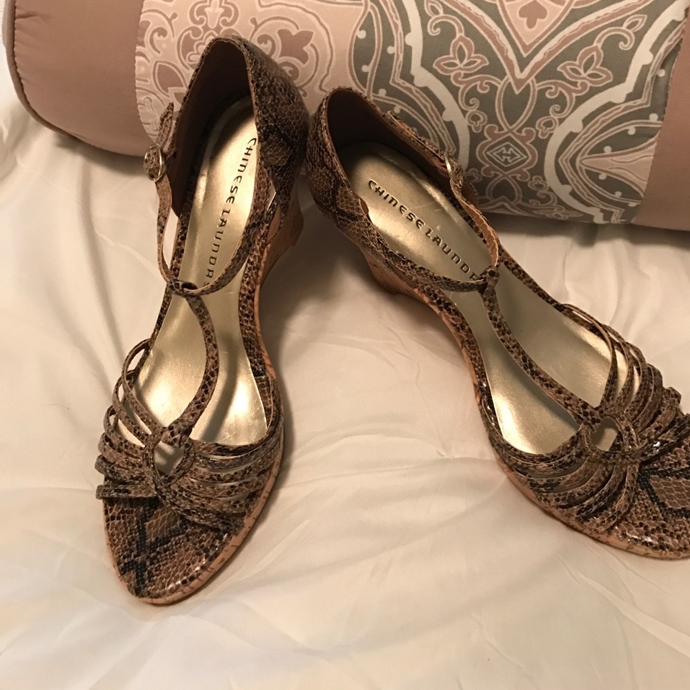 Chinese Laundry Wedges