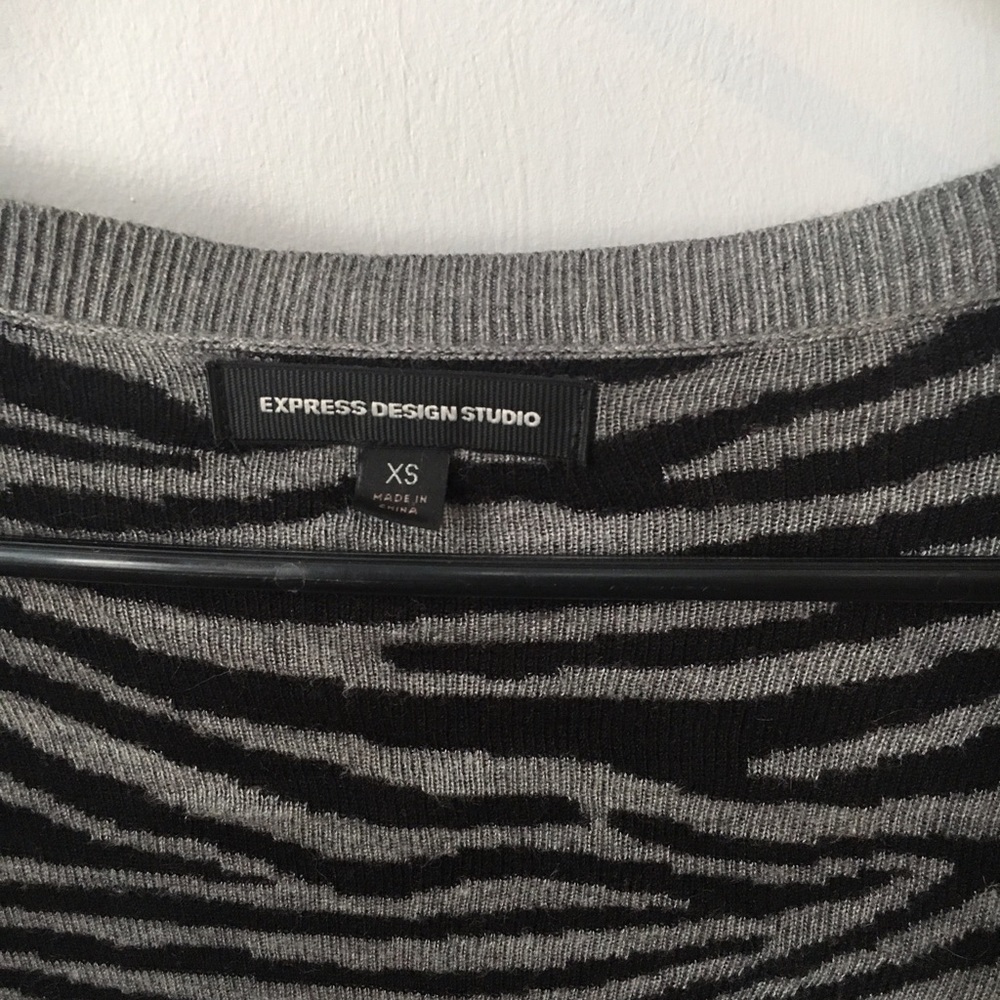 Express zebra sweater - Picture 2 of 2