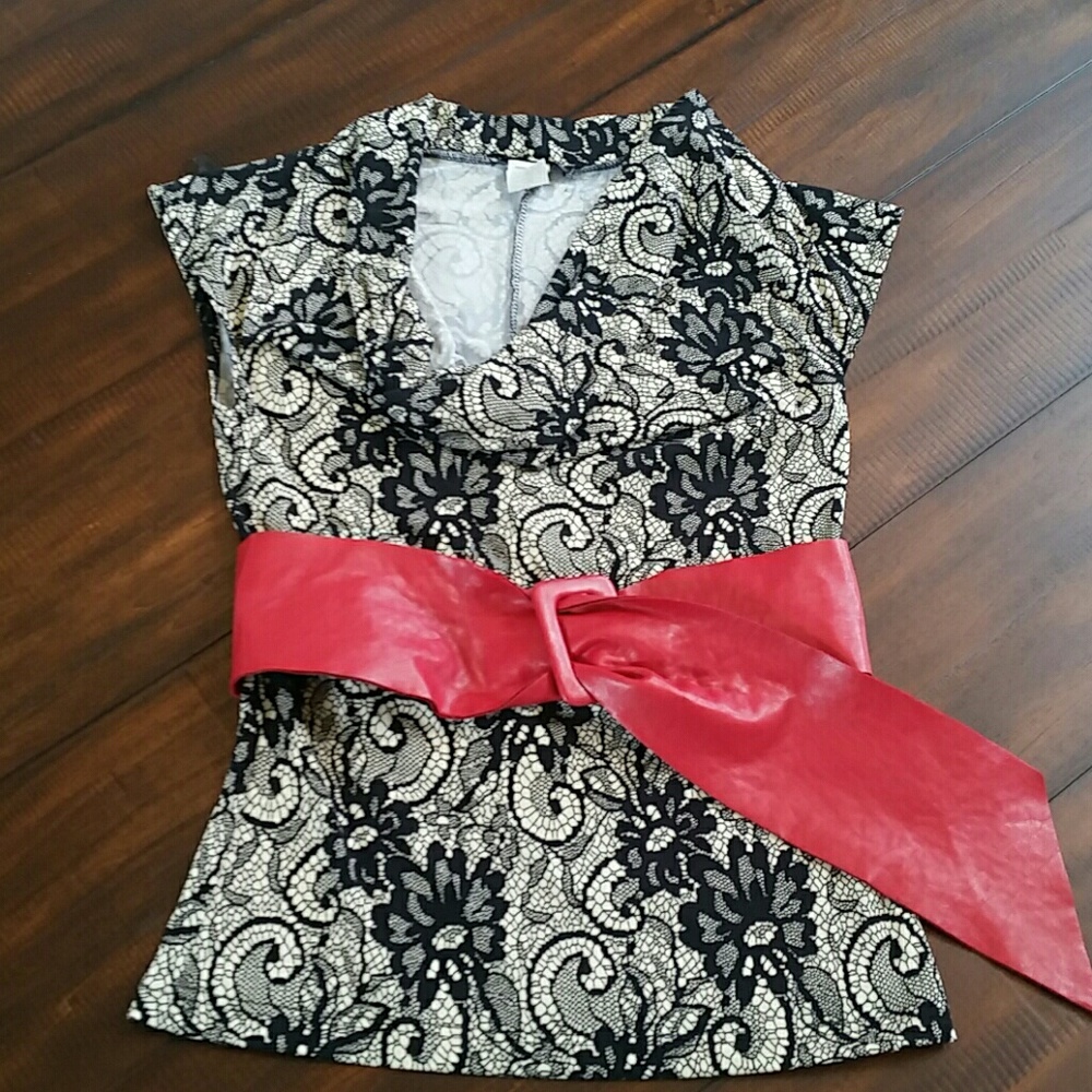 💄Lacey print top💄