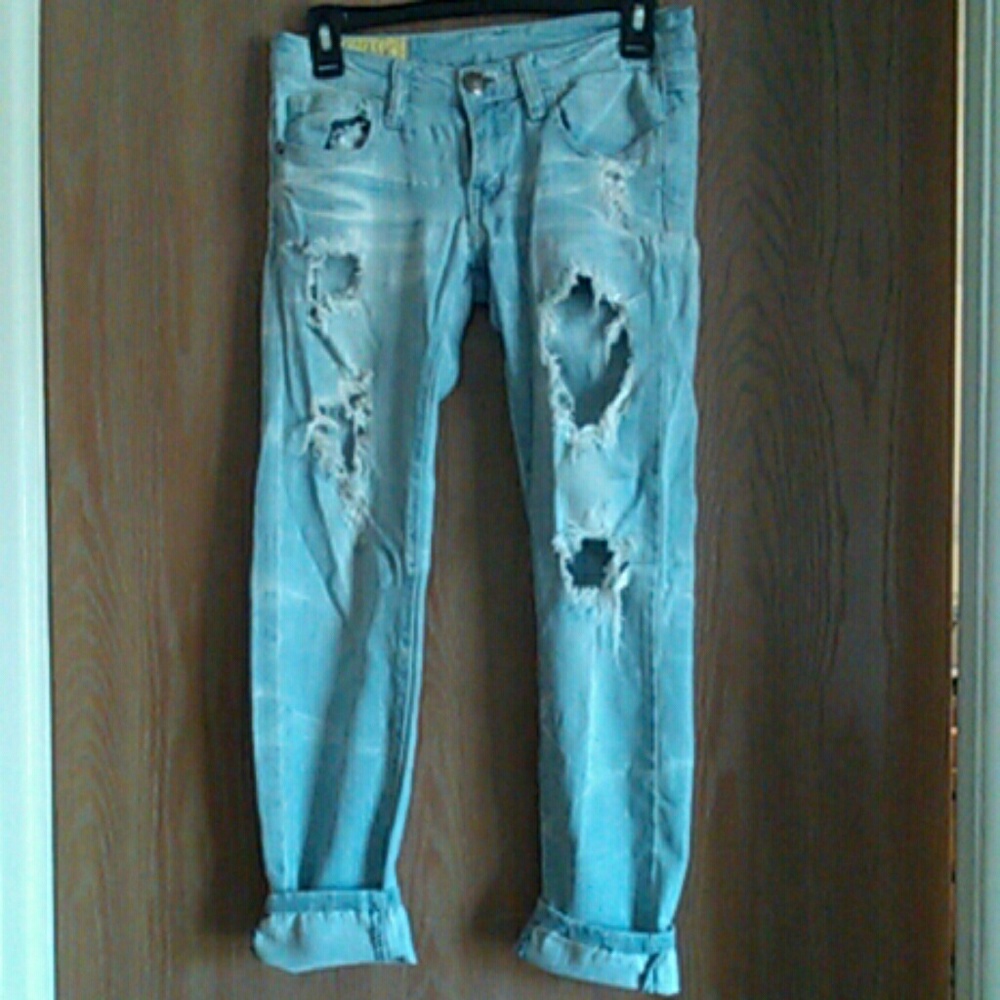 Light Wash Distresses Capris