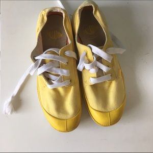 Palladium yellow sneaker size 7 for men