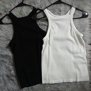 Sale! Semi crop tops 2 for 1 !