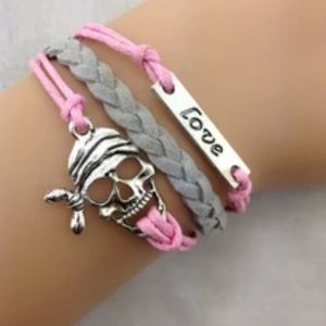 🔴 SALE!! 🔴 
New skull, pirate love bracelet