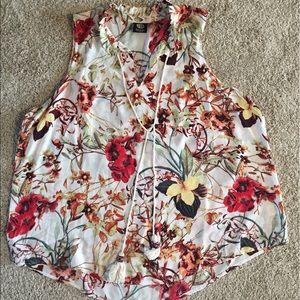 Summery flowered sleeveless blouse