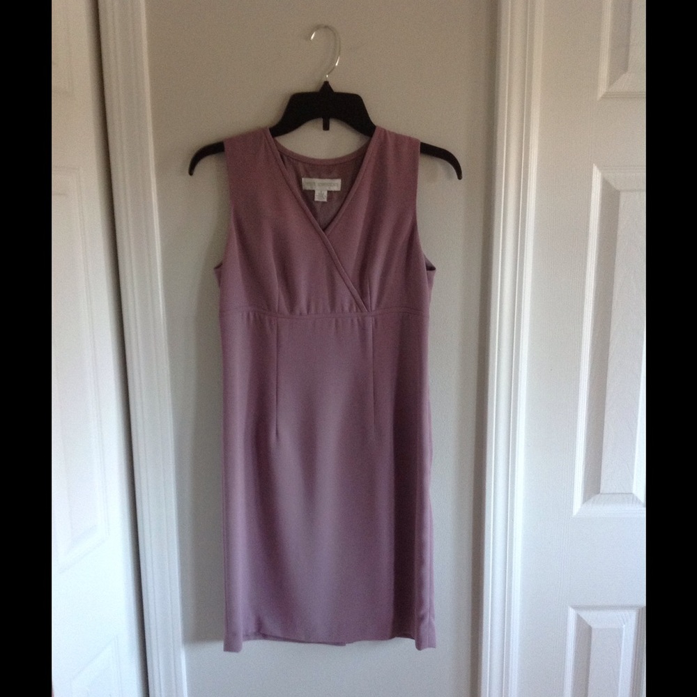 Lovely size 2 dress -- classic style!