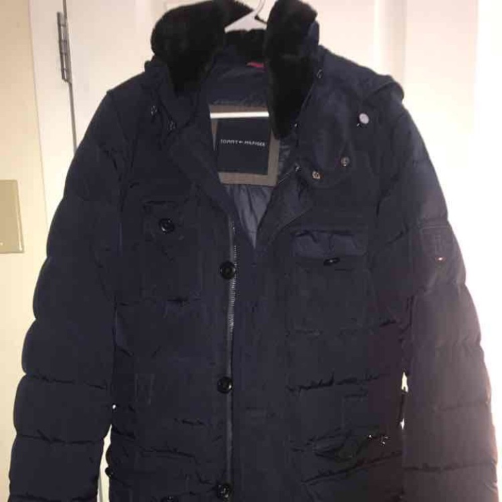 MENS Authentic Tommy Hilfiger coat! Navy blue/fur