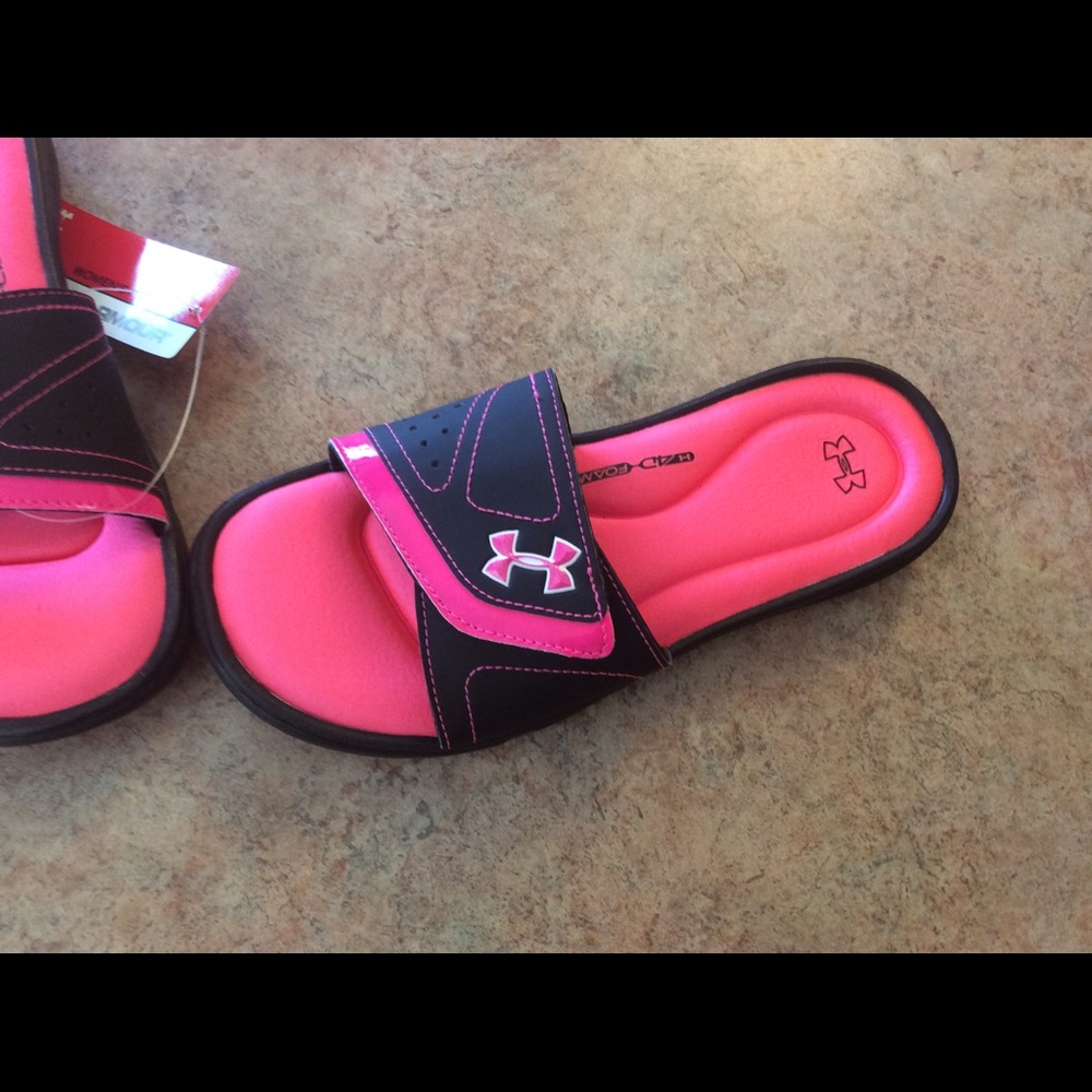 NWT women's under armour Ignite slides - Picture 4 of 4