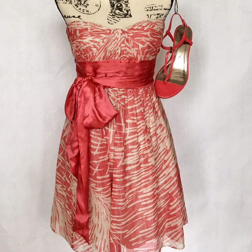 Striking BCBGMAXAZRIA Cocktail dress - EUC!