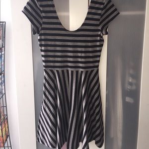 Gray and black short sleeved spring dress