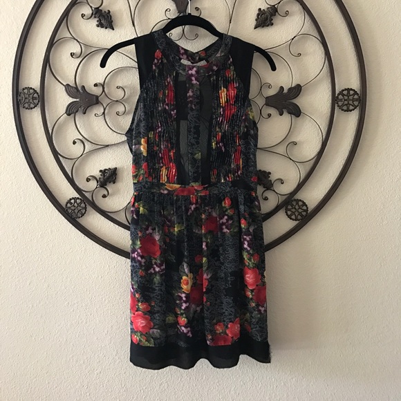 ASTR Dresses & Skirts - Black floral sundress