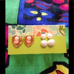 2 pair cameo and pearl earring bundle