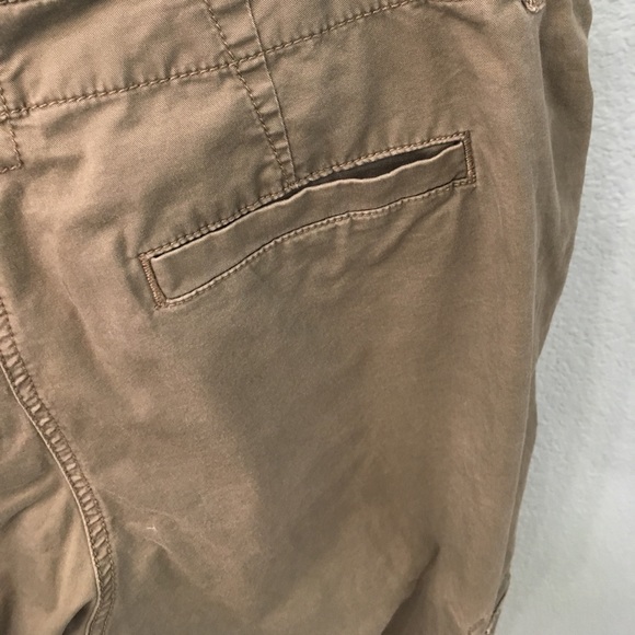 JJill army green cargo crop pants. - Picture 3 of 3