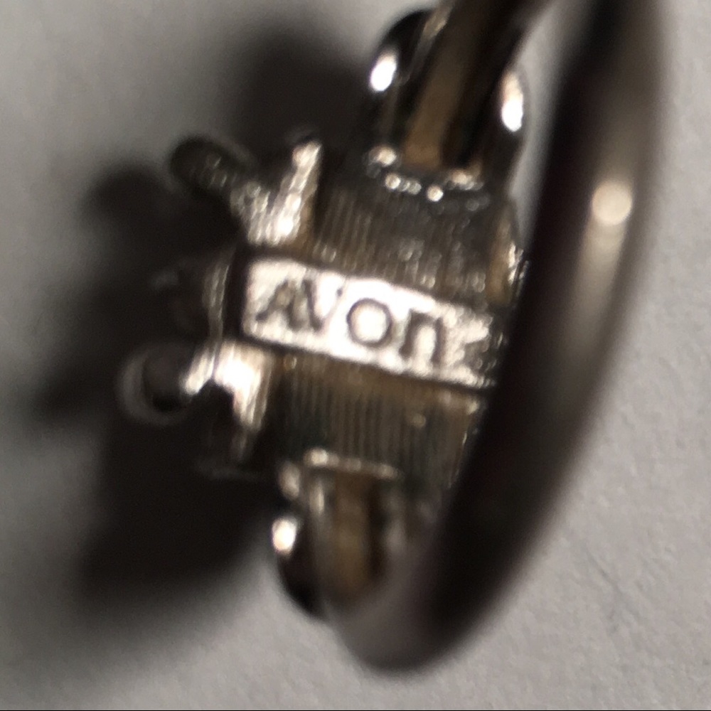 💐VERY PRETTY AND DAINTY AVON RING - Picture 4 of 4