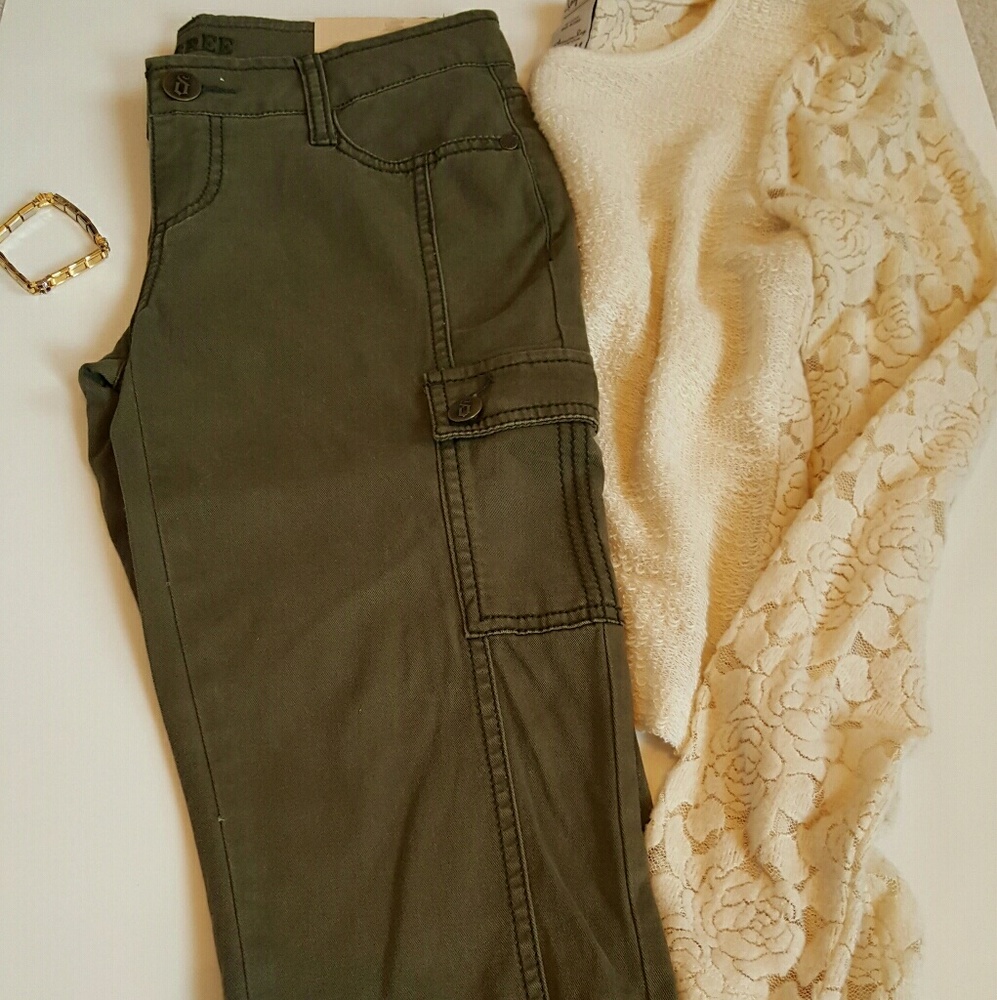 Degree Capri Pants