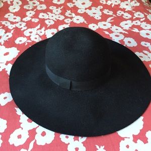 ✨NEW✨ Black Wool Hat