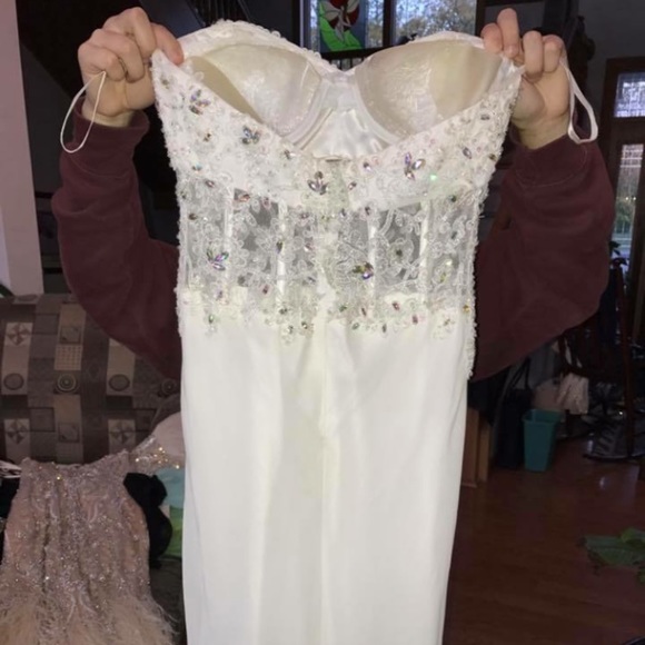 Prom dress - Picture 2 of 2