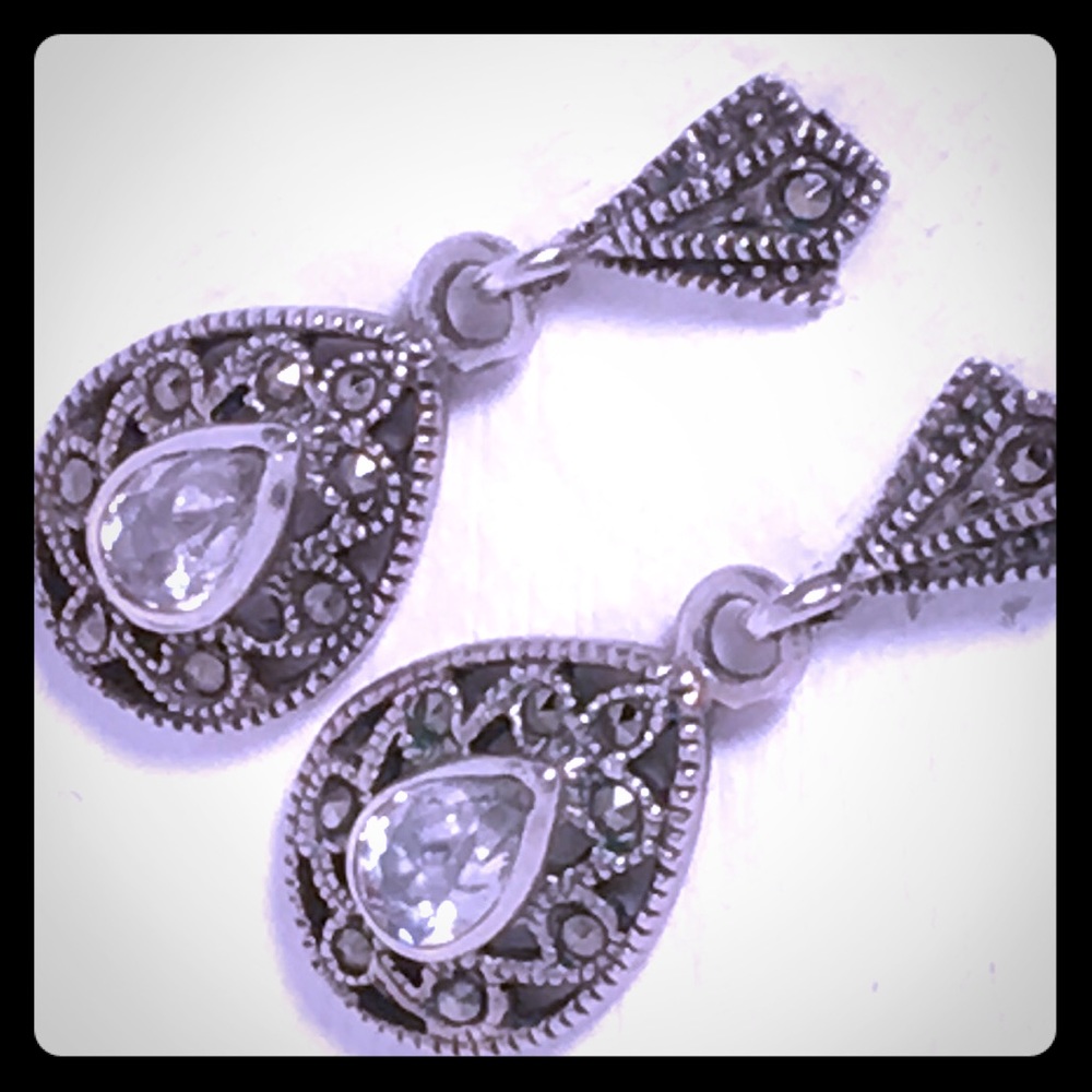 💐BEAUTIFUL VINTAGE PIERCED EARRINGS