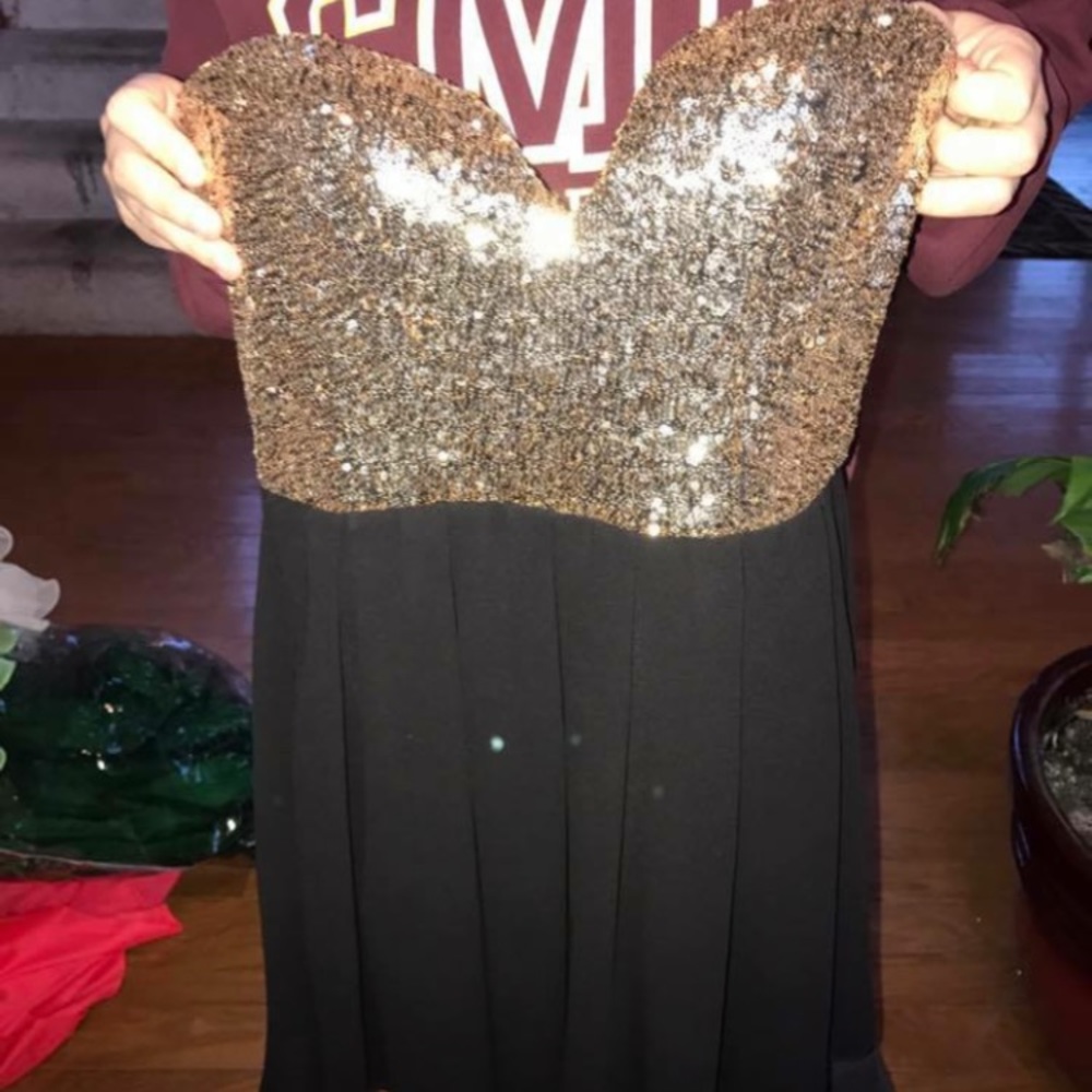 Short dress